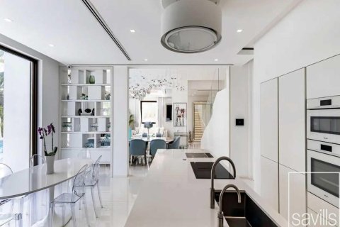 Villa de 4 dormitorios en Jumeirah Islands, UAE No. 222593 8