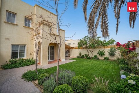 Townhouse de 2 dormitorios en Dubai, UAE No. 224548