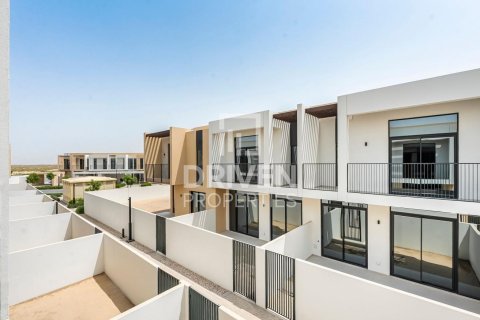 Villa de 3 chambres à EMAAR South, UAE No. 207403 19