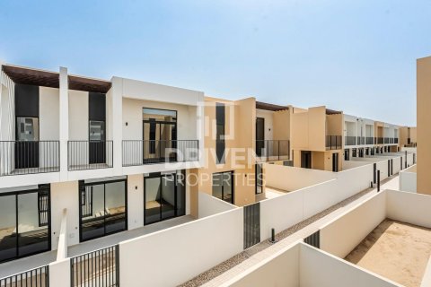 Villa de 3 chambres à EMAAR South, UAE No. 207403 16