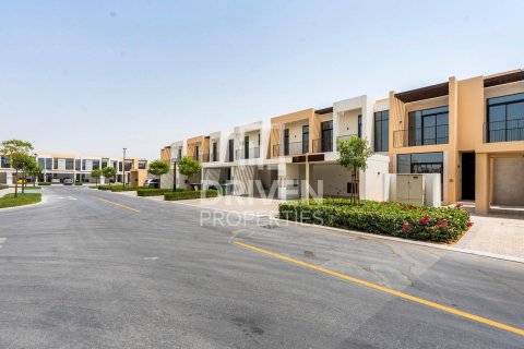 3 bedrooms Villa in EMAAR South, UAE No. 207403