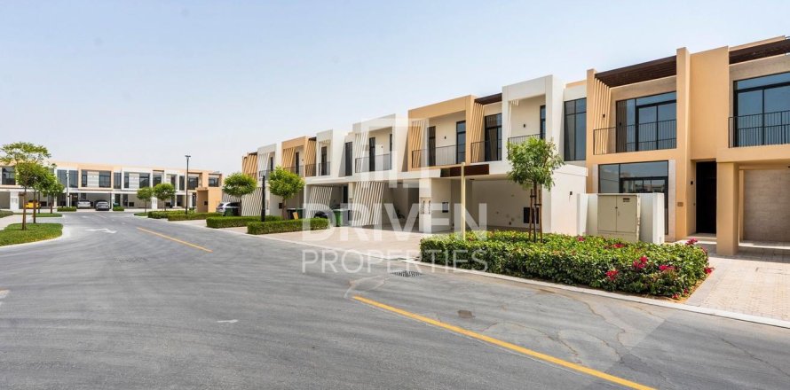 Villa de 3 chambres à EMAAR South, UAE No. 207403