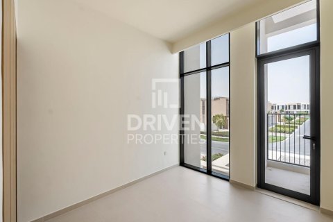 Villa de 3 chambres à EMAAR South, UAE No. 207403 8