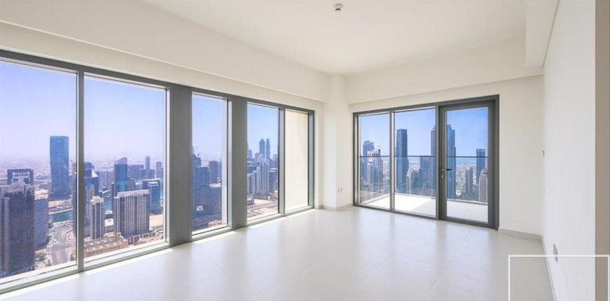 Квартира с 3 спальнями в Burj Royale, ОАЭ №217414