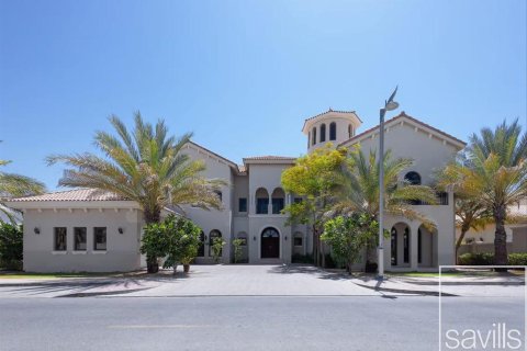 Villa de 6 dormitorios en Signature Villas, UAE No. 193890