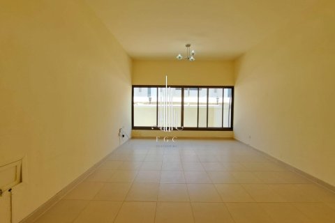 Villa de 4 dormitorios en Al Dhafrah, UAE No. 36668 16