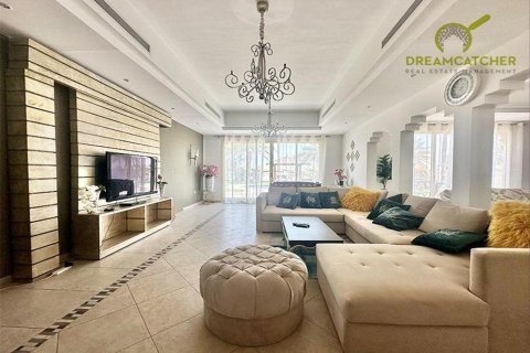 Вилла с 5 спальнями в Al Hamra Village, ОАЭ №75273 6