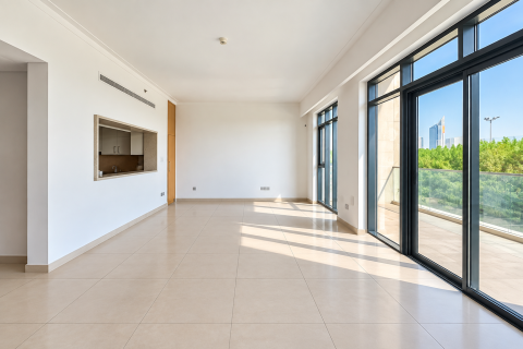 Apartment de 2 dormitorios en The Hills, UAE No. 221675 3