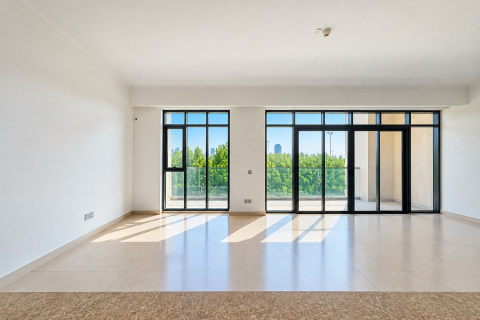 Apartment de 2 dormitorios en The Hills, UAE No. 221675 6