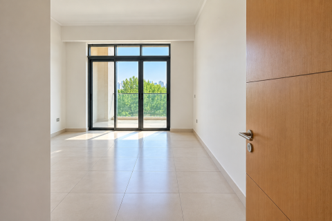 Apartment de 2 dormitorios en The Hills, UAE No. 221675 11