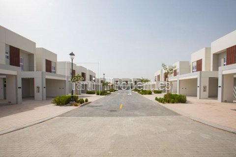 3 bedrooms Townhouse in Dubai, UAE No. 213472 7