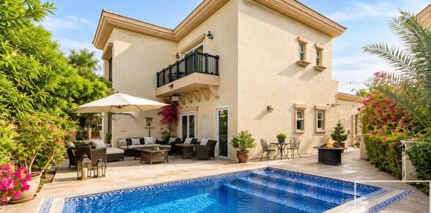 Villa de 4 dormitorios en Jumeirah Islands, UAE No. 222590