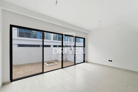 5 bedrooms Townhouse in Damac Lagoons, UAE No. 212366 4