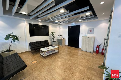 96.1m² Office in Dubai, UAE No. 216130
