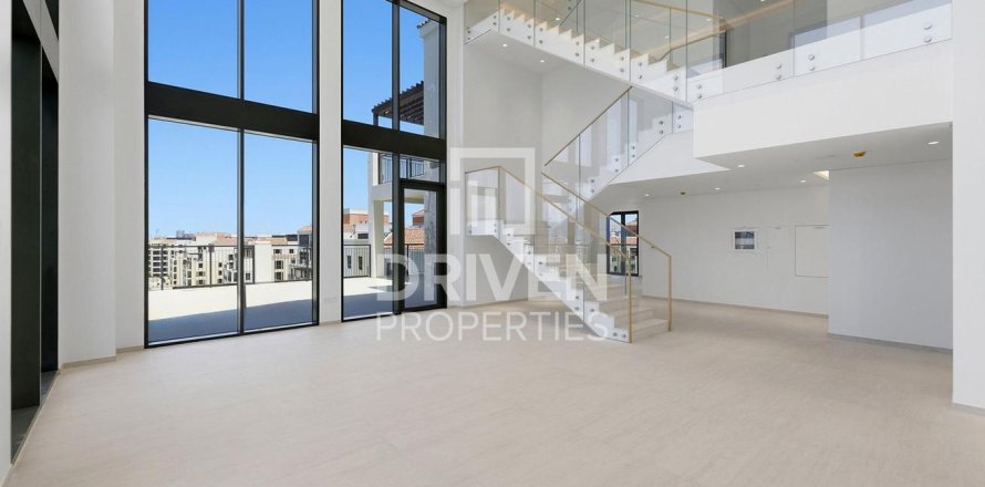 5 bedrooms Penthouse in La Mer, UAE No. 221021