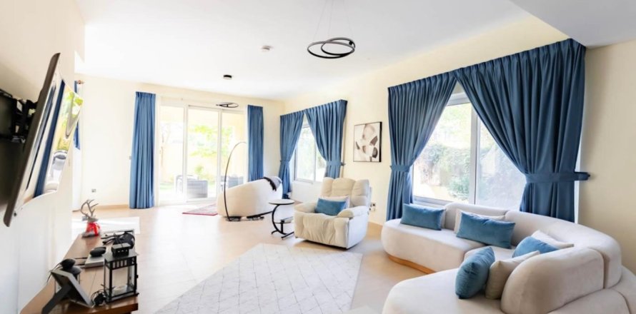 4 bedrooms Villa in Jumeirah Islands, UAE No. 217196