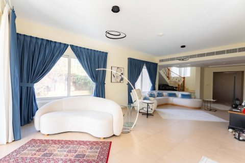 4 bedrooms Villa in Jumeirah Islands, UAE No. 217196 3