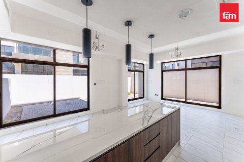 4 bedrooms Townhouse in Dubai, UAE No. 213195 8