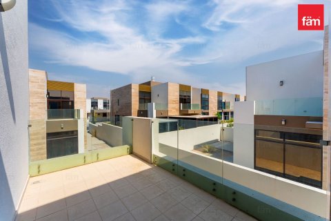 4 bedrooms Townhouse in Dubai, UAE No. 213195 3