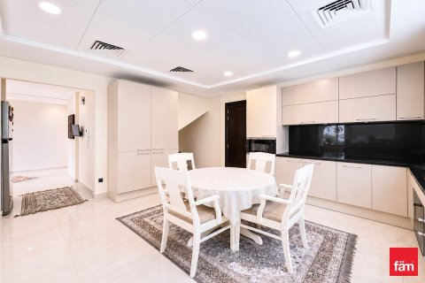 4 bedrooms Villa in Meydan, UAE No. 161310 8