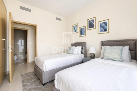 2 bedrooms Apartment in Burj Royale, UAE No. 211256 12