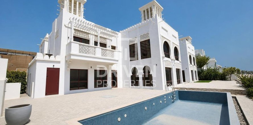Villa de 5 chambres à Signature Villas, UAE No. 217587