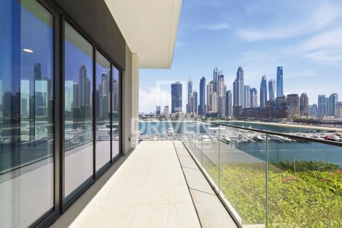 Квартира с 3 спальнями в EMAAR Beachfront, ОАЭ №211333 23