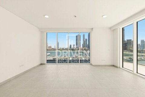 Квартира с 3 спальнями в EMAAR Beachfront, ОАЭ №211333 3