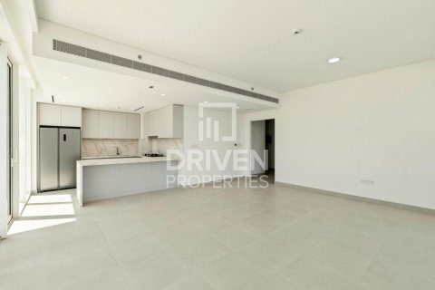 Квартира с 3 спальнями в EMAAR Beachfront, ОАЭ №211333 5