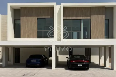3 bedrooms Townhouse in Dubai, UAE No. 160384