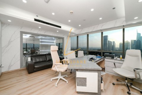 252m² Office in Jumeirah Lake Towers, UAE No. 211170 16
