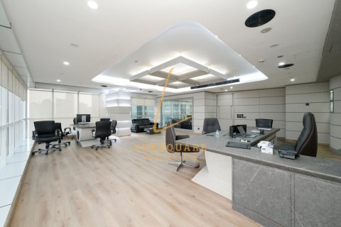 252m² Office in Jumeirah Lake Towers, UAE No. 211170