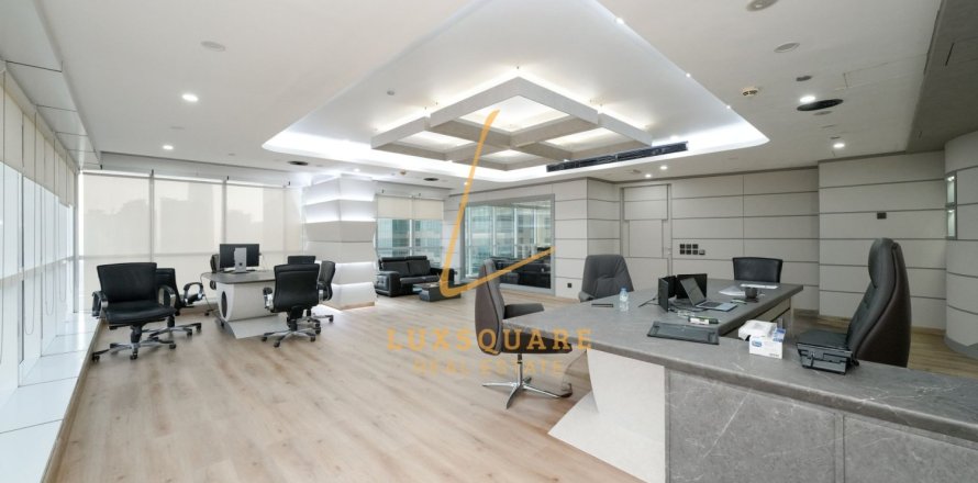 252m² Office in Jumeirah Lake Towers, UAE No. 211170