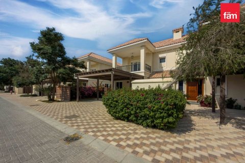 4 bedrooms Villa in Dubai, UAE No. 167144 3