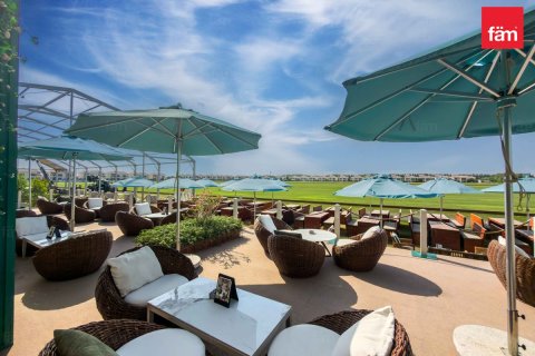 4 bedrooms Villa in Dubai, UAE No. 167144 8