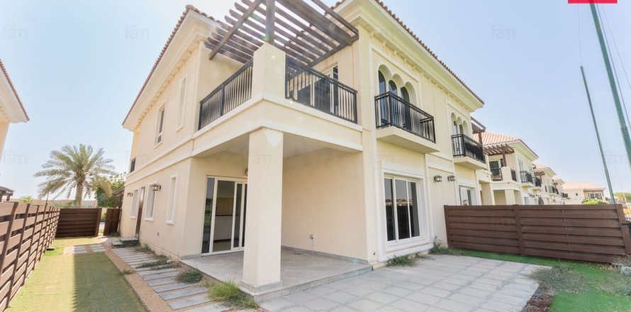 4 bedrooms Villa in Dubai, UAE No. 167144