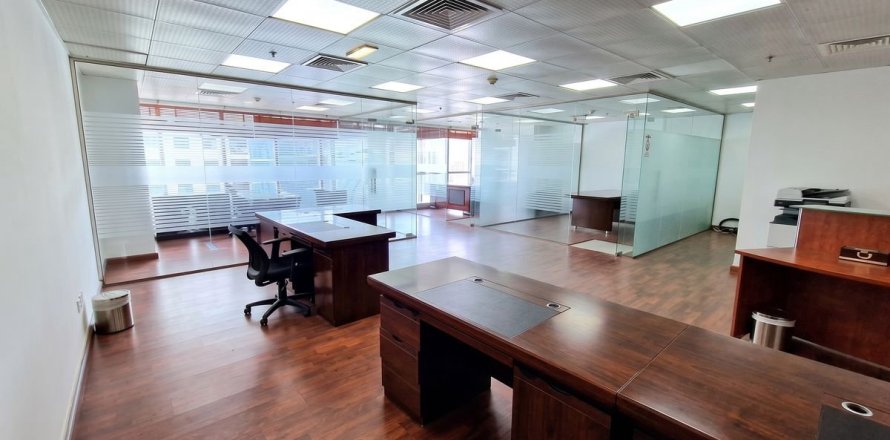 100m² Office in Dubai, UAE No. 216398