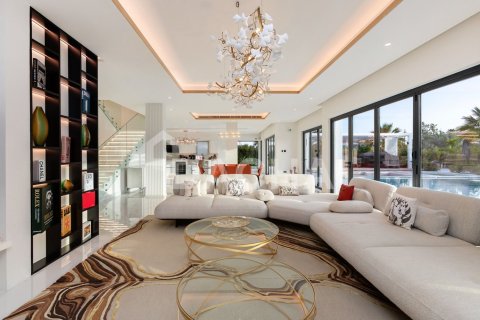 5 bedrooms Villa in Jumeirah Islands, UAE No. 207789 13