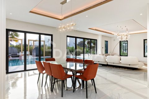 5 bedrooms Villa in Jumeirah Islands, UAE No. 207789 12