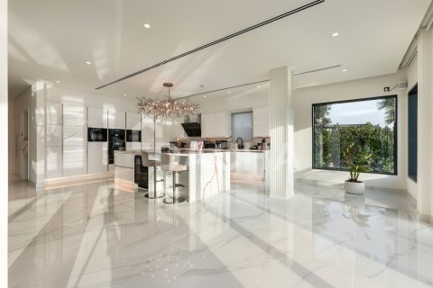 5 bedrooms Villa in Jumeirah Islands, UAE No. 207789 9