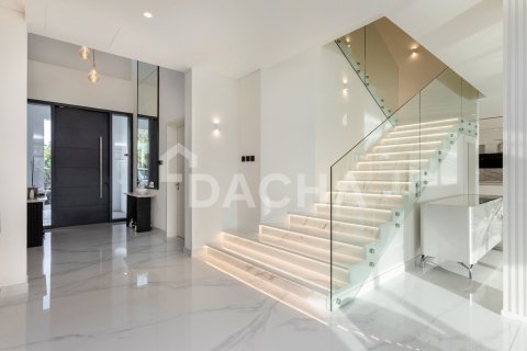 5 bedrooms Villa in Jumeirah Islands, UAE No. 207789 14