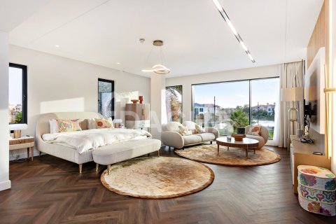 5 bedrooms Villa in Jumeirah Islands, UAE No. 207789 26