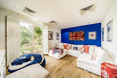 6 bedrooms Villa in Victory Heights, UAE No. 224969 10
