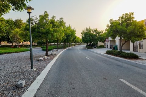 3 bedrooms Townhouse in Ras Al Khaimah, UAE No. 184191 10