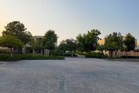 3 bedrooms Townhouse in Ras Al Khaimah, UAE No. 184191 7