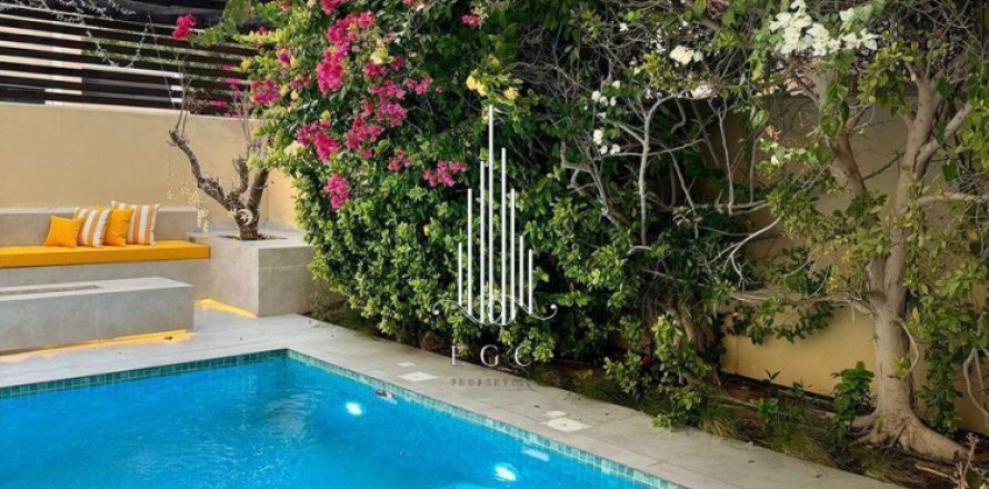 Villa de 4 chambres à Khalifa City, UAE No. 42128
