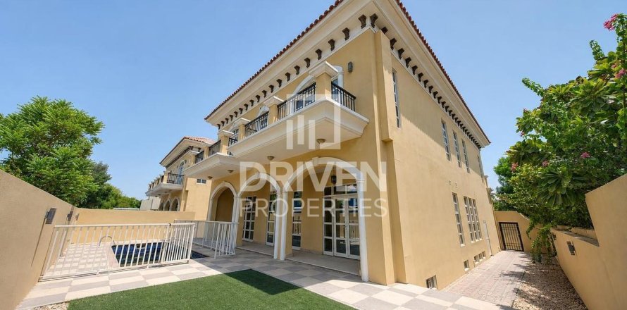 Вилла с 5 спальнями в The Villa, ОАЭ №204637