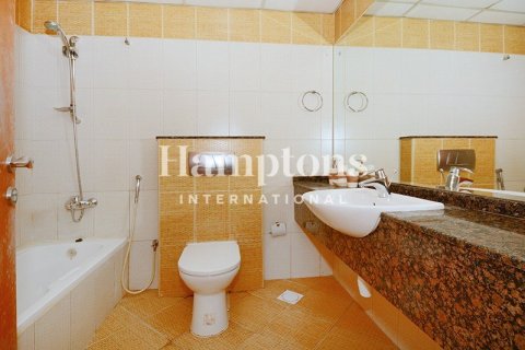 Квартира с 1 спальней в The Address Dubai Marina, ОАЭ №213414 4