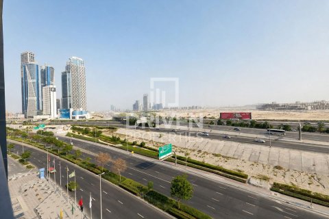 Квартира с 1 спальней в Dolphin Tower, ОАЭ №226006 8