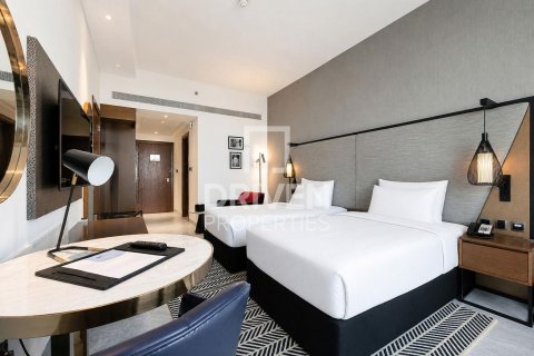 Квартира с 1 спальней в Dolphin Tower, ОАЭ №226006 4